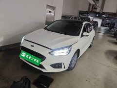 Ford Focus Hatchback EcoBoost 180 Automatic Trend - ფოტო 1