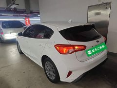 Ford Focus Hatchback EcoBoost 180 Automatic Trend - ფოტო 5