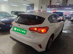 Ford Focus Hatchback EcoBoost 180 Automatic Trend - ფოტო 7