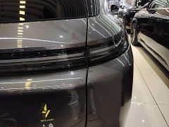 Li Auto Ideal L8 2023 Air - ფოტო 8