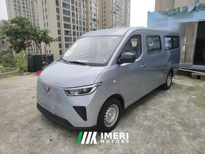 Wuling Yangguang 300km Comfort Passenger Van 75kW