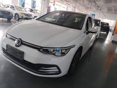 Volkswagen Golf Facelift 200TSI DSG Pro - ფოტო 1