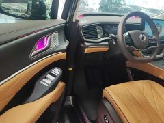Denza BYD Denza D9 DM-i 1050 Premium - ფოტო 16