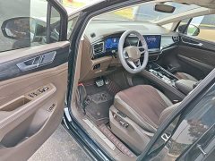 Volkswagen Viloran 380TSI Prestige - ფოტო 16