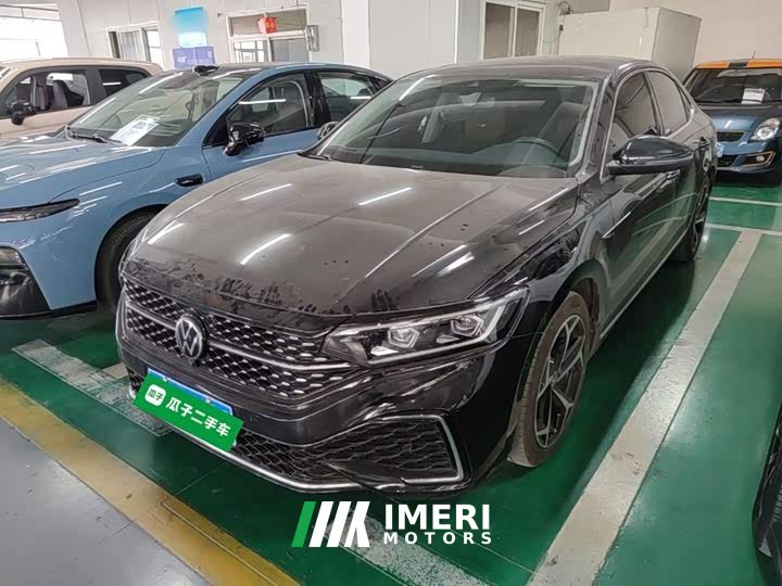 Volkswagen Passat Facelift 330TSI Starry Sky Luxury Edition - ავტომობილი ჩინეთიდან