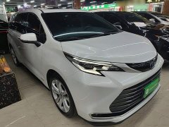 Toyota Sienna 2.5L Hybrid Premium Edition - ფოტო 4