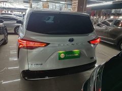 Toyota Sienna 2.5L Hybrid Premium Edition - ფოტო 6