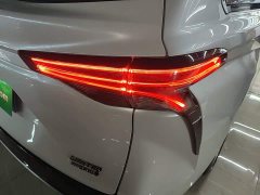Toyota Sienna 2.5L Hybrid Premium Edition - ფოტო 8