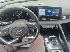 Hyundai Elantra 1.5L CVT Luxury - ფოტო 10