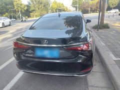 Lexus ES 200 Excellence Edition - ფოტო 12