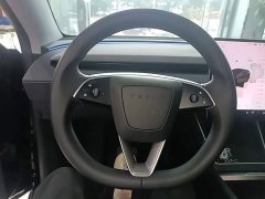 Tesla Model Y Rear-Wheel Drive - ფოტო 11