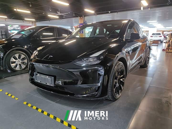 Tesla Model Y Standard Range RWD