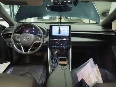 Toyota Avalon Hybrid 2.5L XLE Premium - ფოტო 10