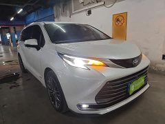 Toyota Sienna 2.5L Hybrid Premium Edition - ფოტო 4