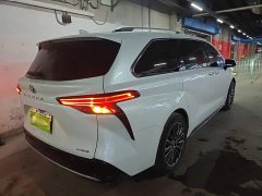 Toyota Sienna 2.5L Hybrid Premium Edition - ფოტო 7