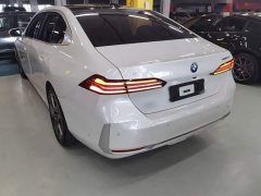 BMW i5 eDrive 35L Luxury Edition Premium Package - ფოტო 5