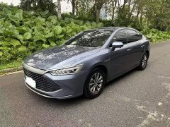 BYD Qin PLUS Glory Edition DM-i 55KM Leading - ფოტო 1