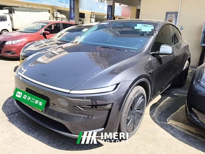 Tesla Model Y Long Range All-Wheel Drive