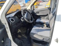 Changan Ruixing EM60 pure electric van 4498mm length standard roof liftgate 2-seater 60kW 41.86kWh - photo 10