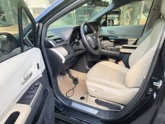 Toyota Gravia 2022 2.5L Hybrid Premium Edition - ფოტო 16