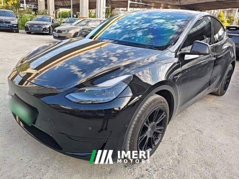 2024 Tesla Model Y Rear-Wheel Drive