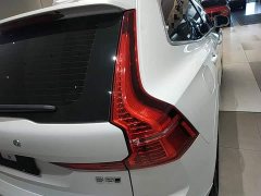 Volvo XC60 B5 AWD Smart Luxury Edition - ფოტო 8