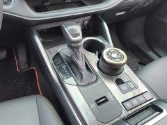 Toyota Crown Venza 2.5L HEV AWD Premium - ფოტო 14