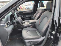 Toyota Crown Venza 2.5L HEV AWD Premium - ფოტო 15