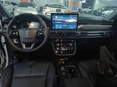 Lincoln Explorer 2.0T Two-Wheel Drive Premium - ფოტო 10