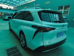 Toyota Sienna 2.5L Hybrid Premium Edition - ფოტო 5