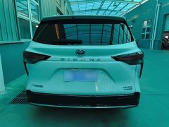Toyota Sienna 2.5L Hybrid Premium Edition - ფოტო 6