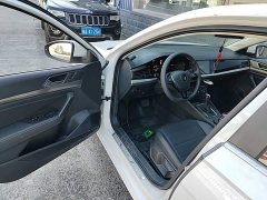 Volkswagen Lavida 1.5L Automatic Comfort - ფოტო 16