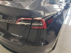 Tesla Model Y Long Range All-Wheel Drive - ფოტო 8