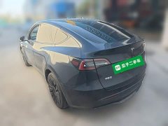 Tesla Model Y Rear-Wheel Drive - ფოტო 7