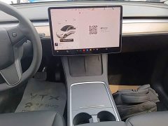 Tesla Model Y Standard Range RWD - ფოტო 13