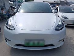 Tesla Model Y Standard Range RWD - ფოტო 3