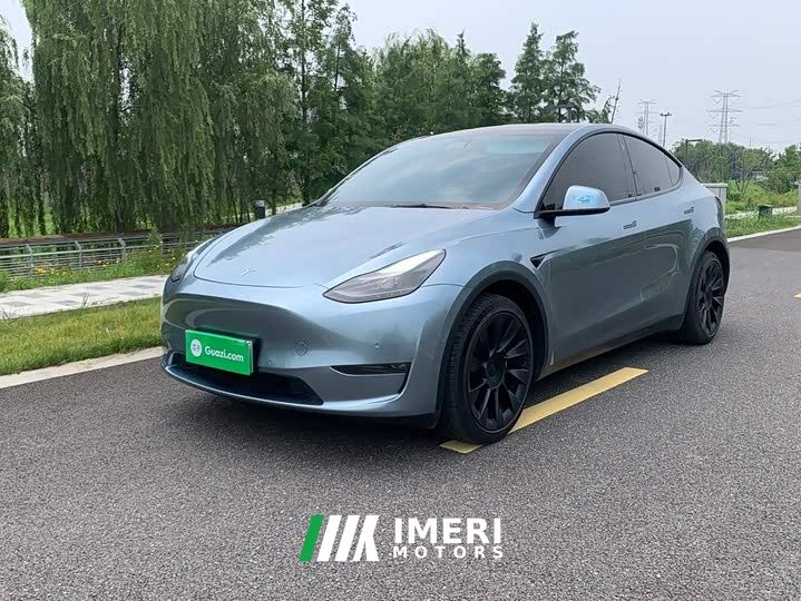 Tesla Model Y Standard Range RWD