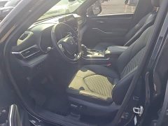 Toyota Crown Venza 2.5L HEV AWD Premium - ფოტო 11