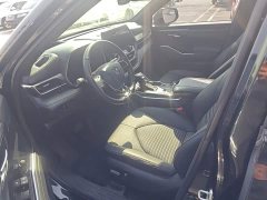 Toyota Crown Venza 2.5L HEV AWD Premium - ფოტო 17