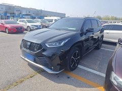 Toyota Crown Venza 2.5L HEV AWD Premium - ფოტო 2