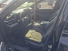 Toyota Crown Venza 2.5L HEV AWD Premium - ფოტო 3