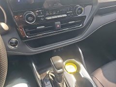 Toyota Crown Venza 2.5L HEV AWD Premium - ფოტო 7