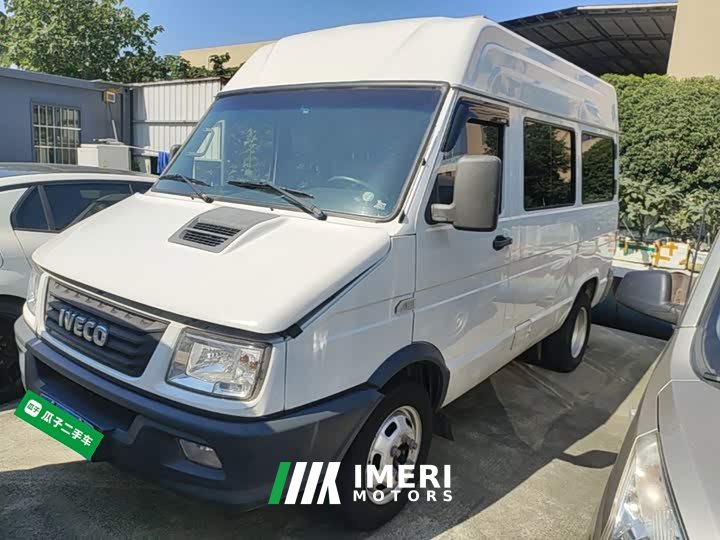 Iveco Daily 2021 2.5T A35 M1 Minibus 5-9 Seats Short Wheelbase Mid-roof Dual Wheels Side Sliding Door - ავტომობილი ჩინეთიდან
