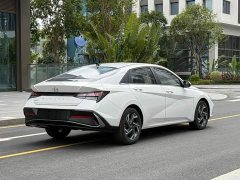 Hyundai Elantra 2023 1.5L CVT GLX Elite - ფოტო 11