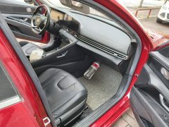 Hyundai Elantra 1.5L CVT Luxury - ფოტო 18