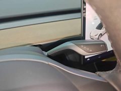 Tesla Model Y Standard Range RWD - ფოტო 14