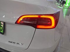 Tesla Model Y Standard Range RWD - ფოტო 8