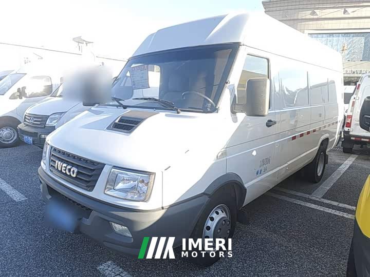 Iveco Daily 2.5T V40 2-3 seats, long wheelbase, medium roof, dual rear wheels, manual sliding door