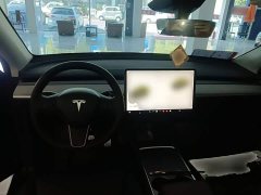 Tesla Model Y Rear-Wheel Drive - ფოტო 10