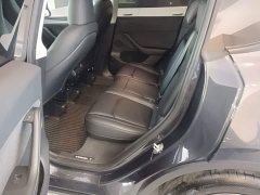 Tesla Model Y Rear-Wheel Drive - ფოტო 17